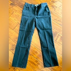 12 Petite Women’s Classic Fit Jeans